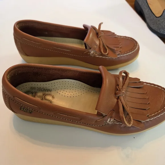 SAS Women's Tan Leather Loafers - Picture 2 of 12